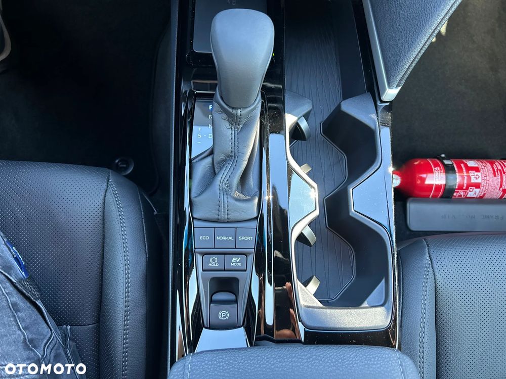 Toyota Camry 2.5 Hybrid Dynamic Force Prestige e-CVT - 29