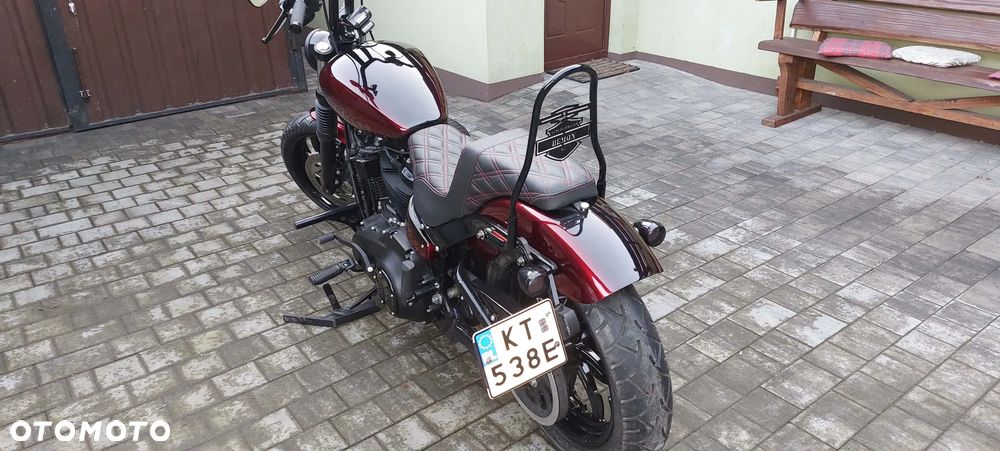 Harley-Davidson Softail Street Bob - 22