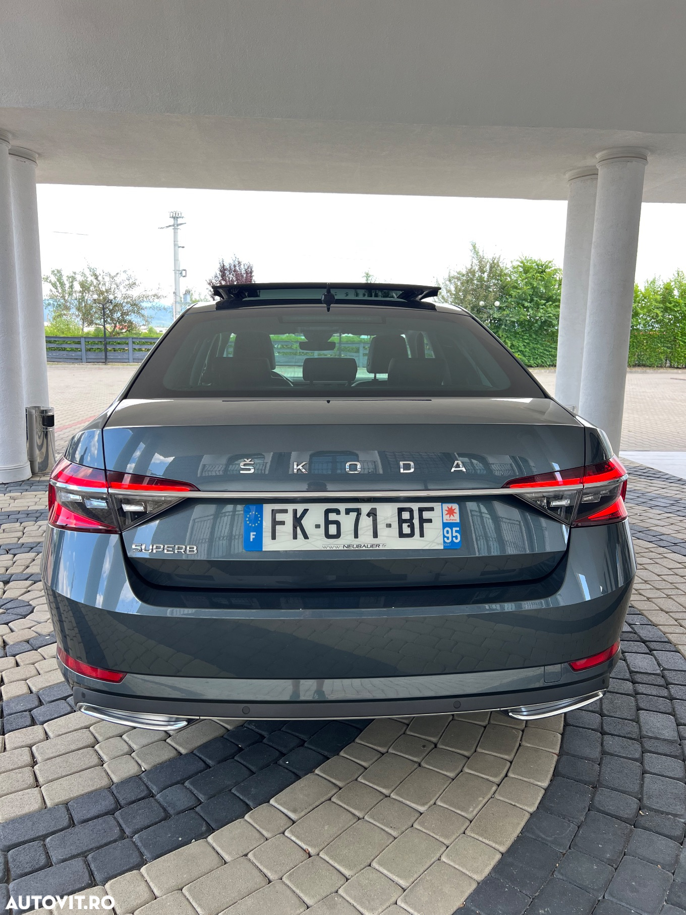 Skoda Superb 2.0 TDI DSG Laurin & Klement - 16