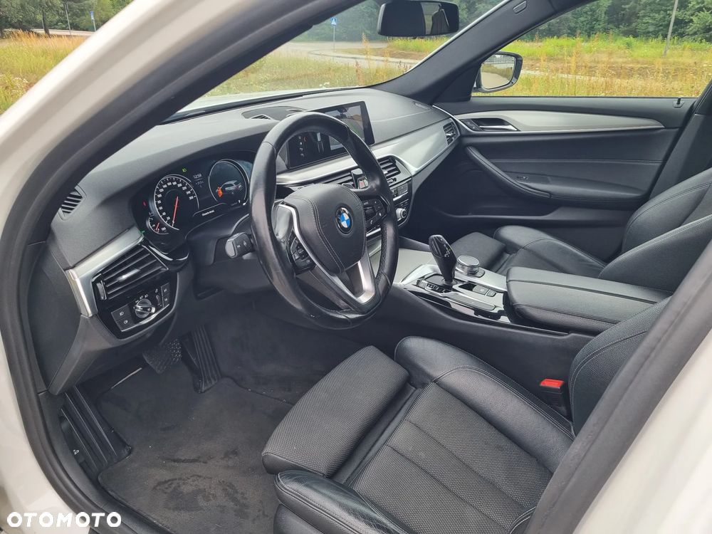 BMW Seria 5 525d Sport Line sport - 16