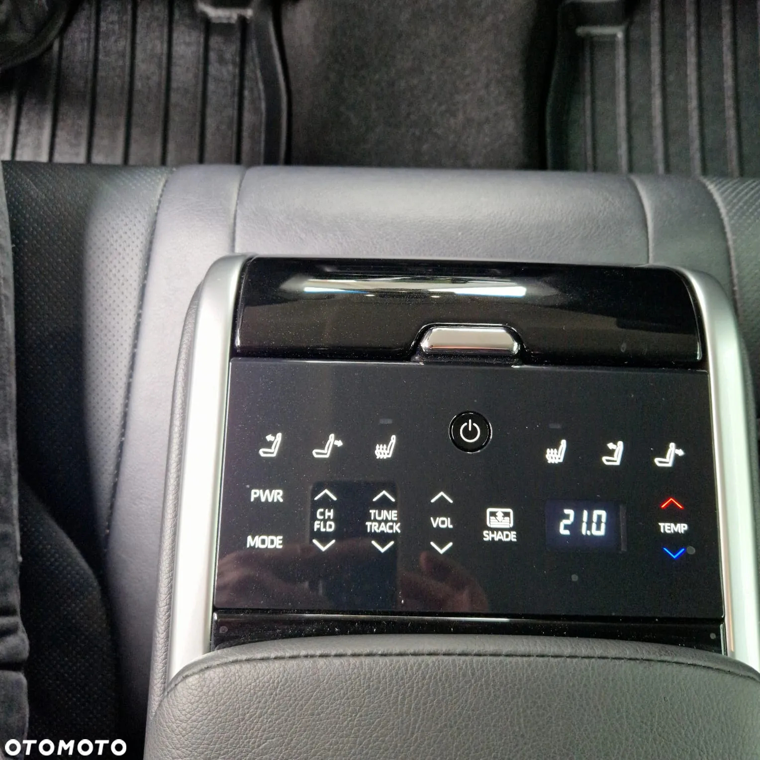 Toyota Camry 2.5 Hybrid Executive CVT - 14