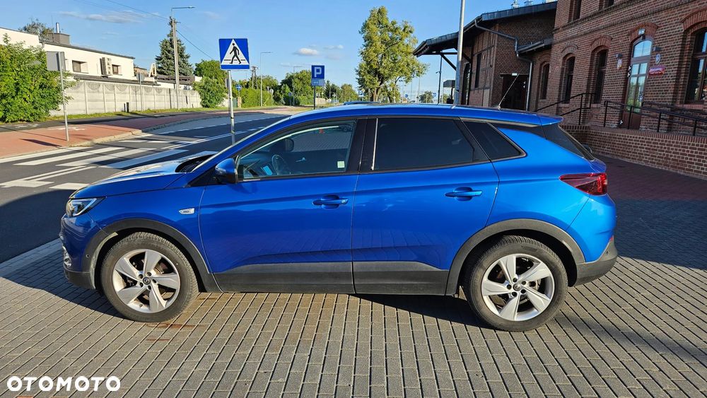 Opel Grandland X 1.2 T GPF Design&Tech S&S - 11