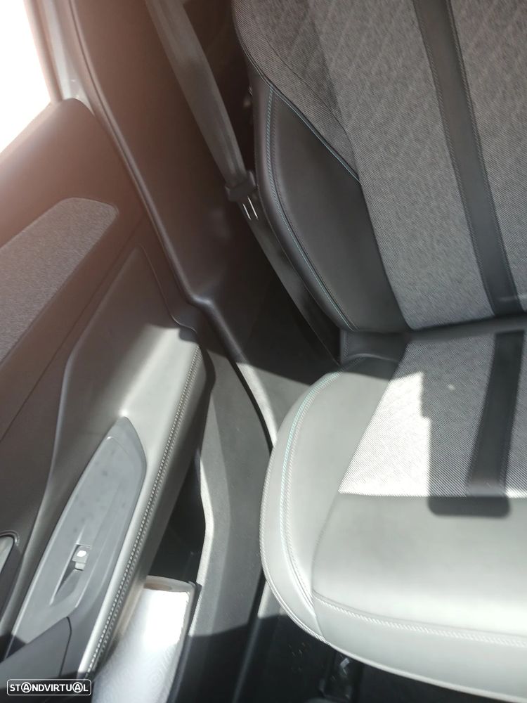 Peugeot 408 225 e-EAT8 Allure - 13