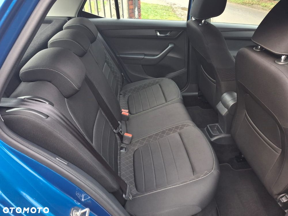 Skoda Fabia 1.0 TSI Cool Edition Red & Grey - 16