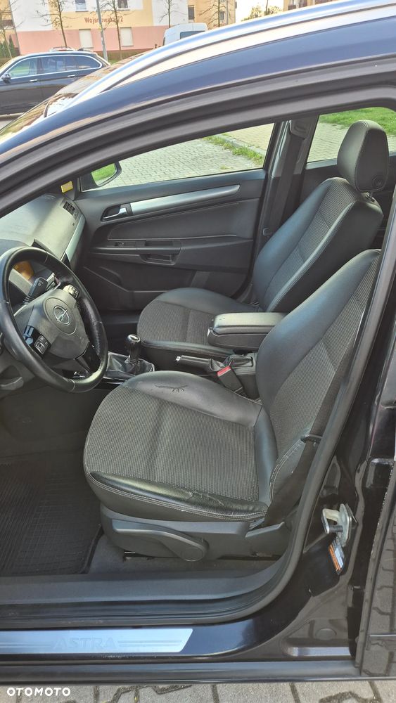 Opel Astra 1.7 CDTI DPF Cosmo - 13