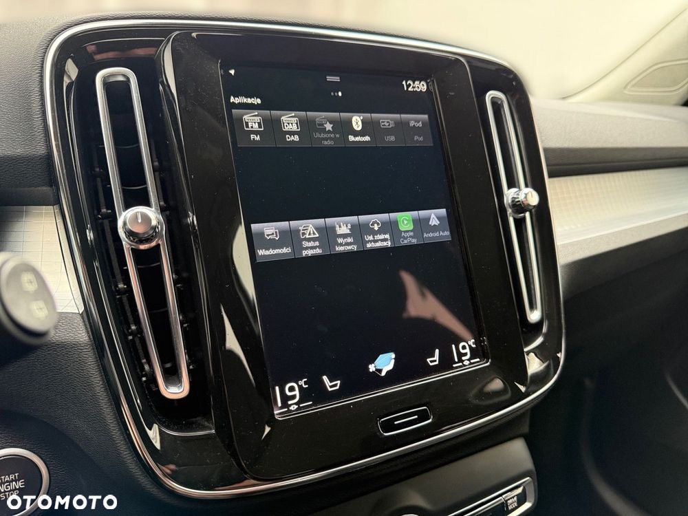 Volvo XC 40 - 24