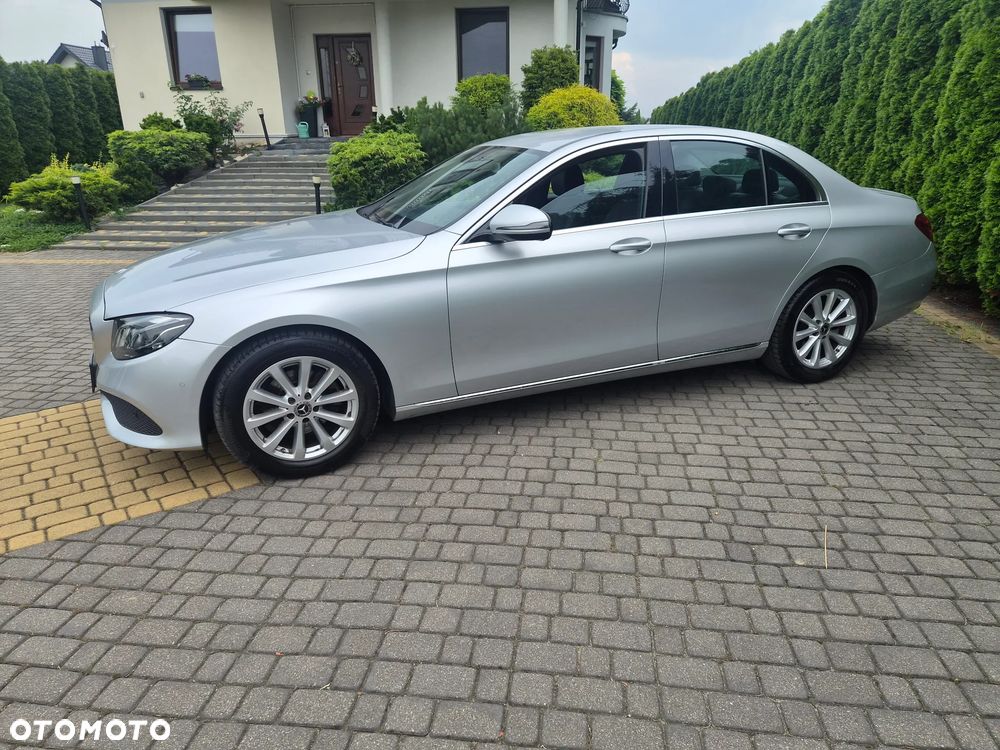 Mercedes-Benz Klasa E 200 4Matic 9G-TRONIC Avantgarde - 10