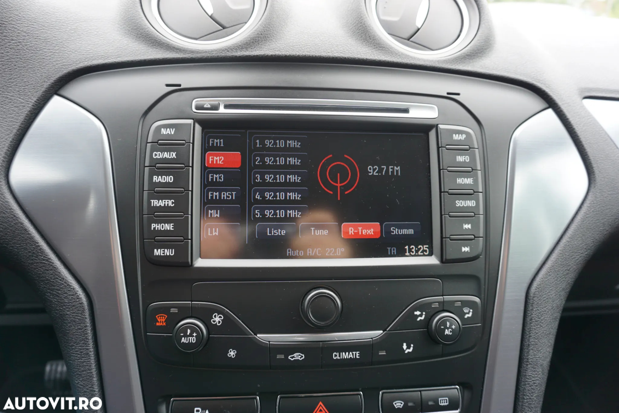 Ford Mondeo 2.0 EcoBoost Powershift Titanium - 23