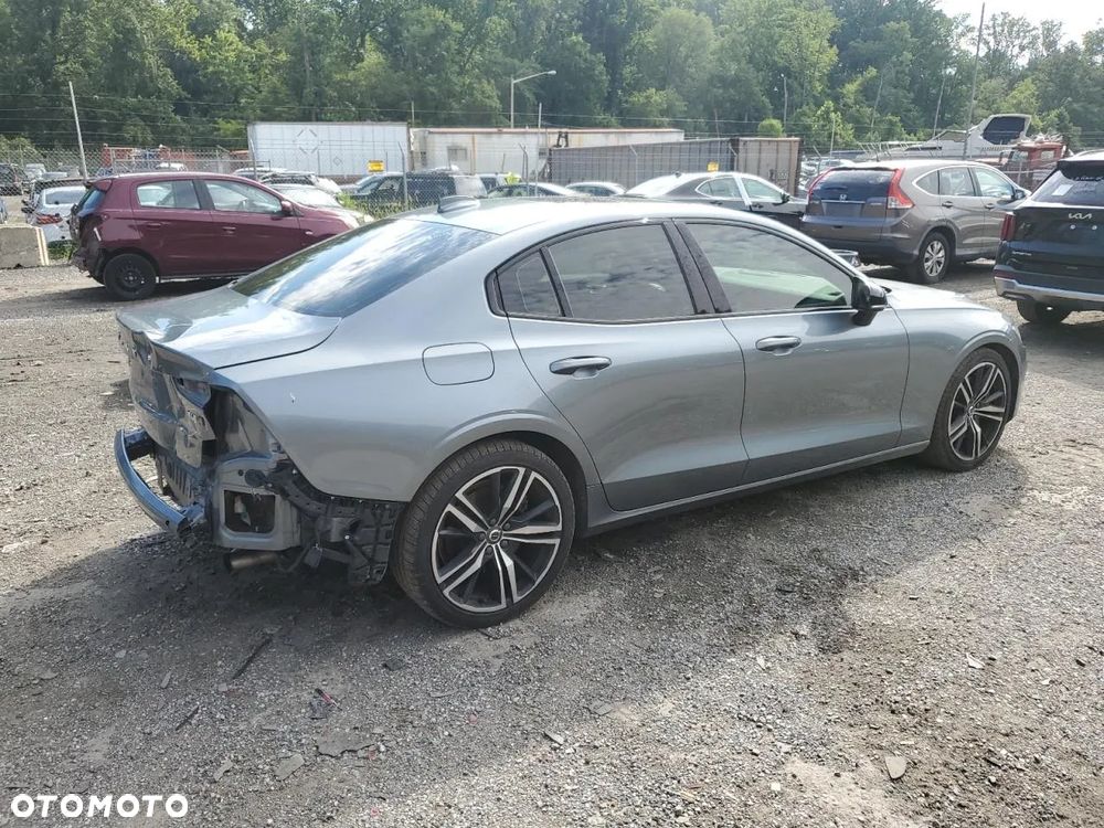 Volvo S60 T6 AWD R-Design - 3