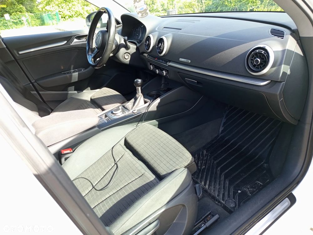 Audi A3 Sportback 2.0 TDI - 4