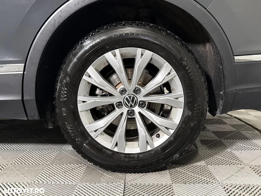 Volkswagen Tiguan - 14