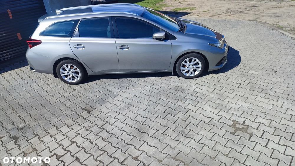 Toyota Auris 1.6 D-4D Premium - 16