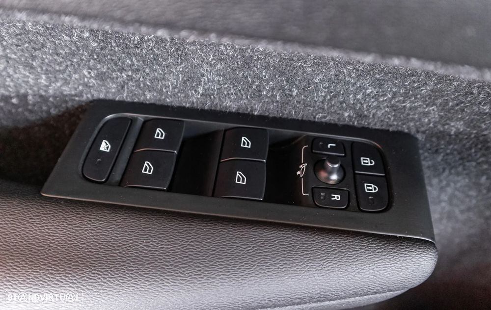 Volvo XC 40 2.0 D3 Momentum Plus Geartronic - 10