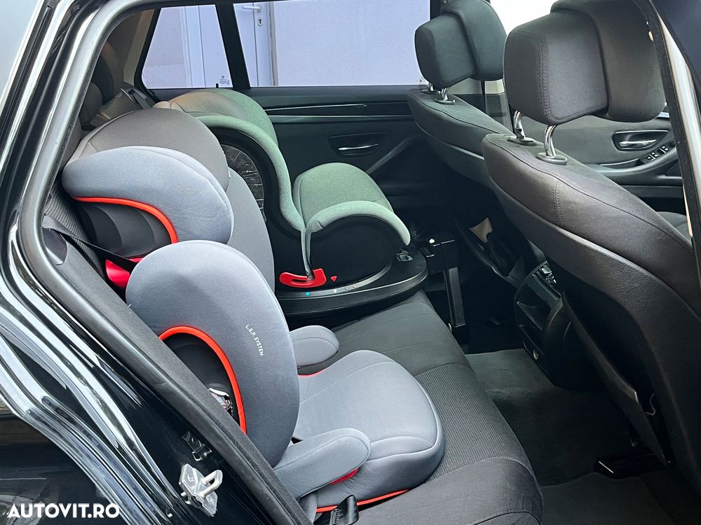 BMW Seria 5 525d Touring - 12