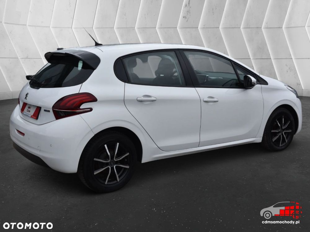 Peugeot 208 - 10