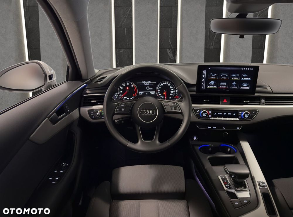 Audi A4 Limousine - 11