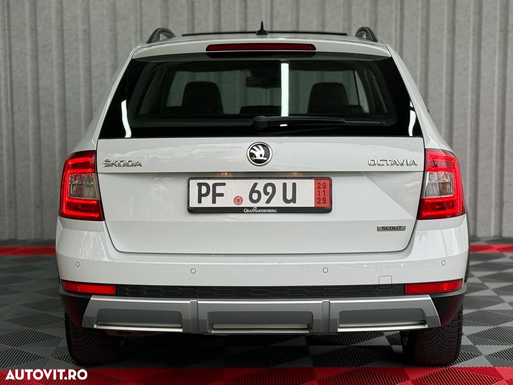 Skoda Octavia Combi 2.0 TDI 4x4 DSG Scout - 10