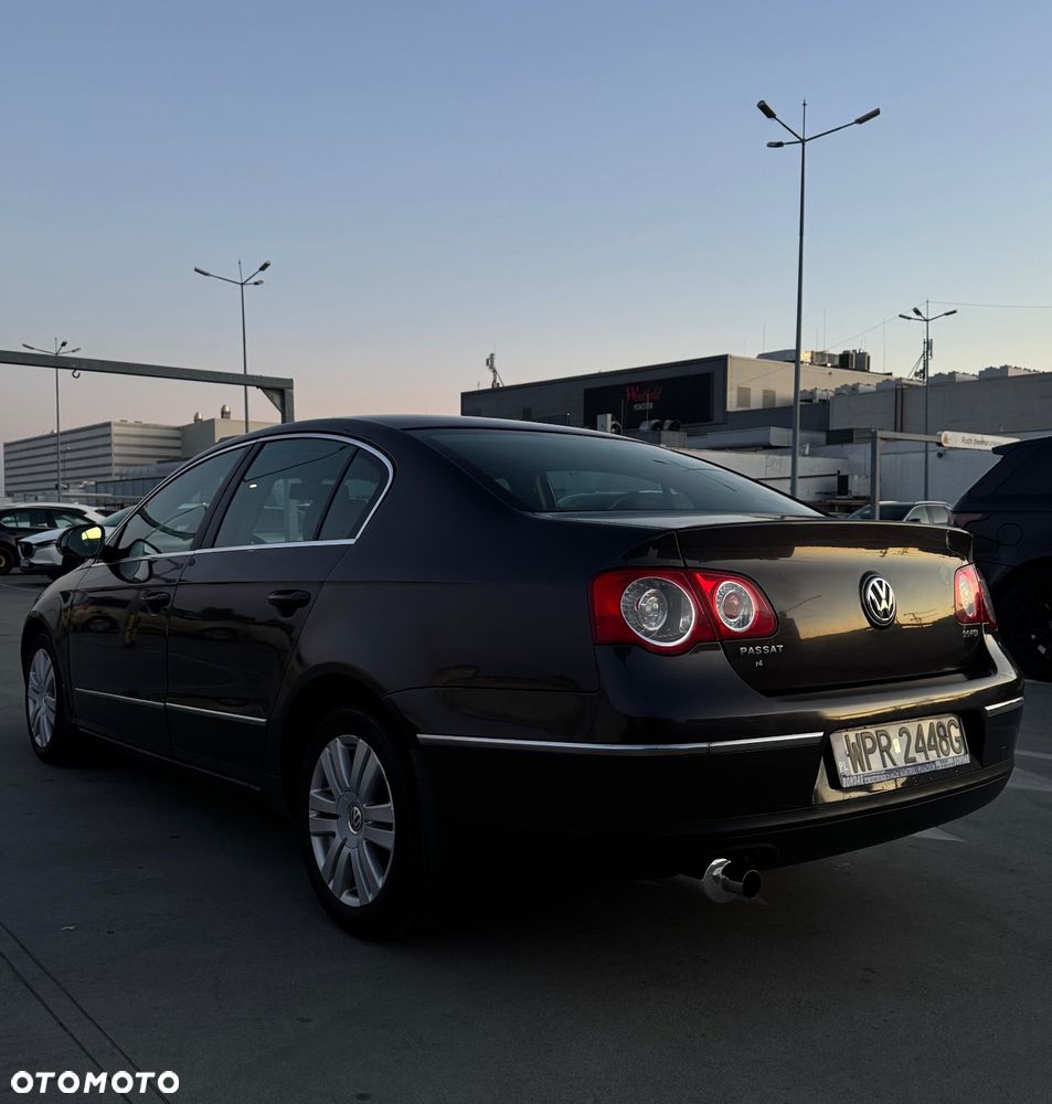 Volkswagen Passat - 2