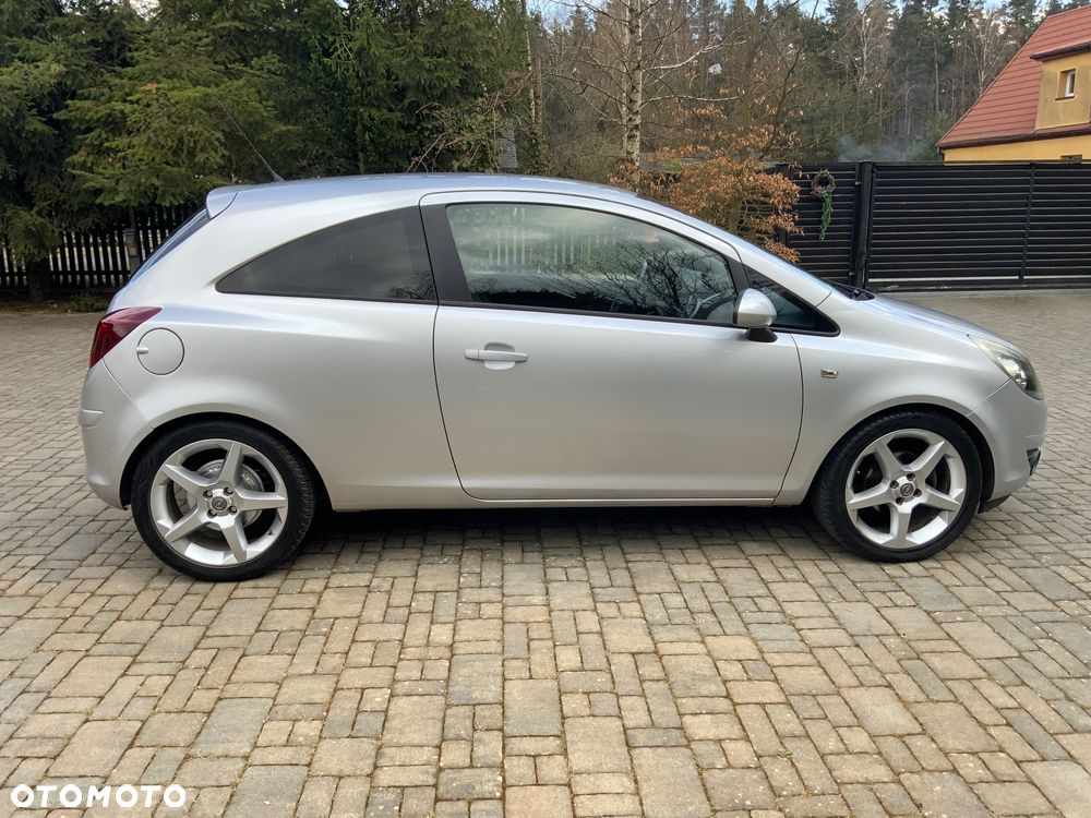 Opel Corsa 1.4 16V Cosmo - 4