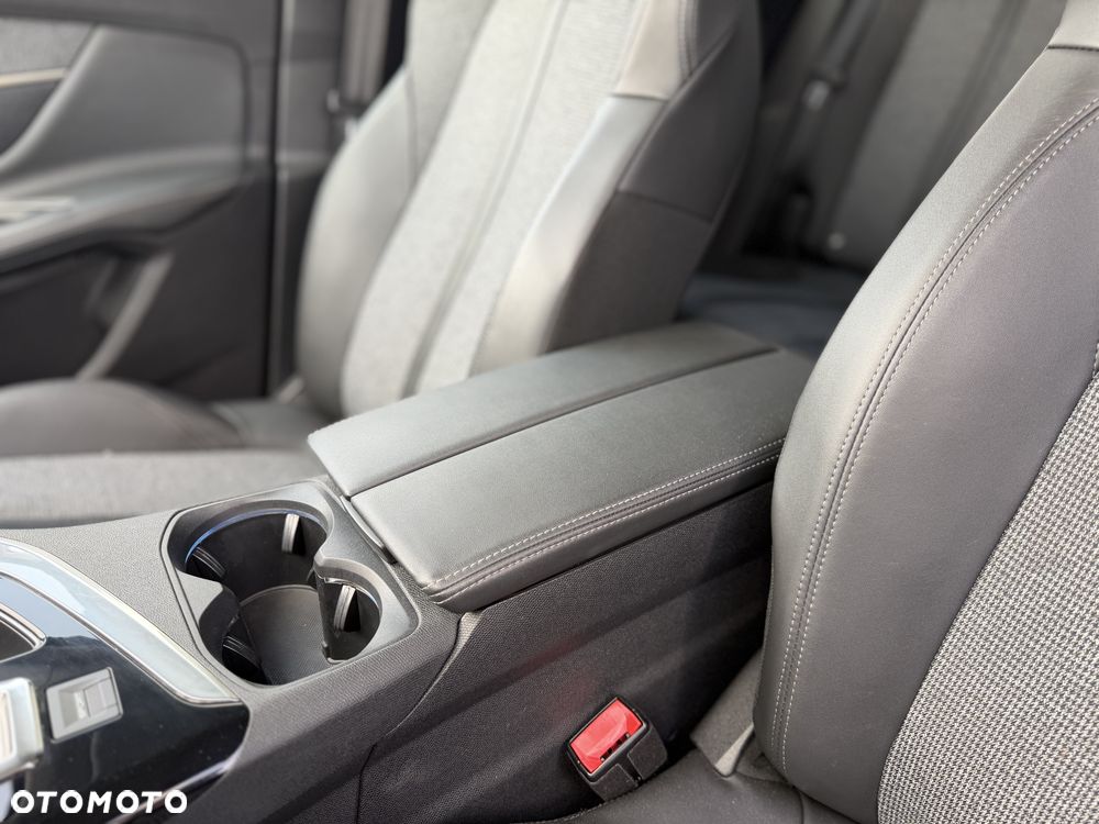 Peugeot 3008 PureTech 130 Stop & Start GPF EAT8 Allure - 20
