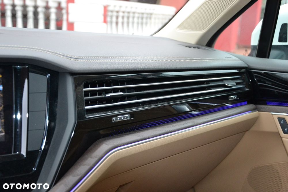 Volkswagen Touareg 3.0 V6 TSI OPF 4Motion Elegance - 23