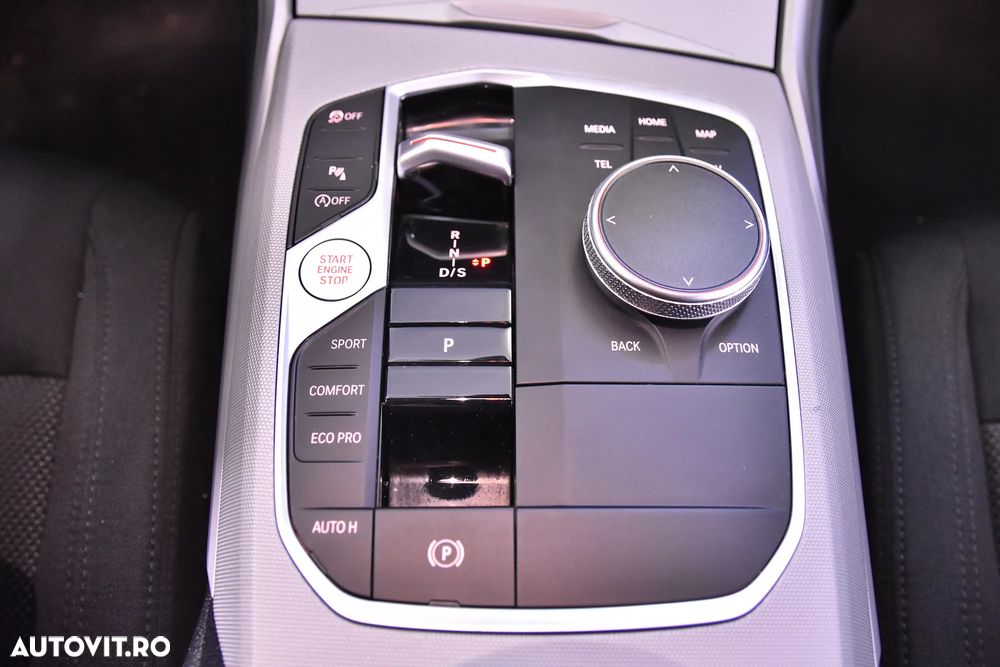 BMW Seria 3 318i Touring Aut. - 17