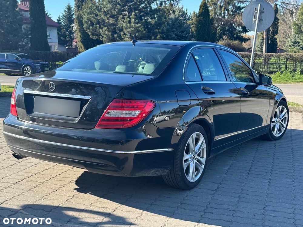 Mercedes-Benz Klasa C 180 CGI BlueEFFICIENCY - 3