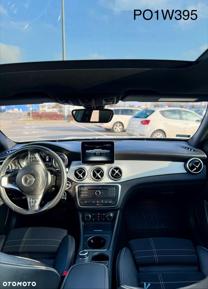 Mercedes-Benz GLA 200 7G-DCT Urban - 13