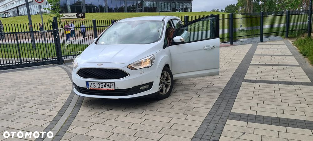 Ford Grand C-MAX - 11