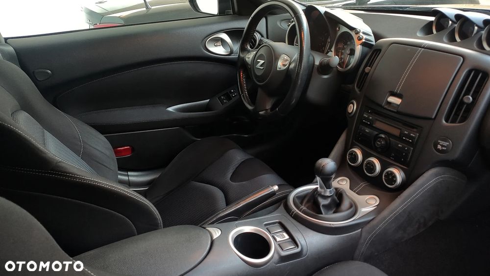 Nissan 370 Z - 33