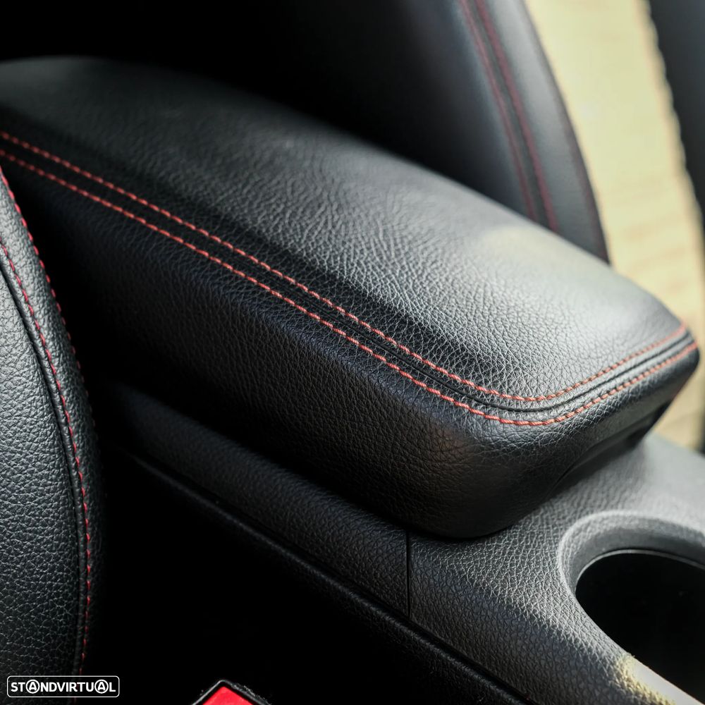 Mercedes-Benz CLA 180 d Shooting Brake AMG Line - 35