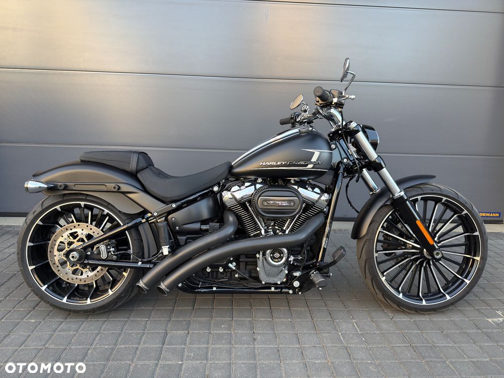 Harley-Davidson Softail Breakout - 6
