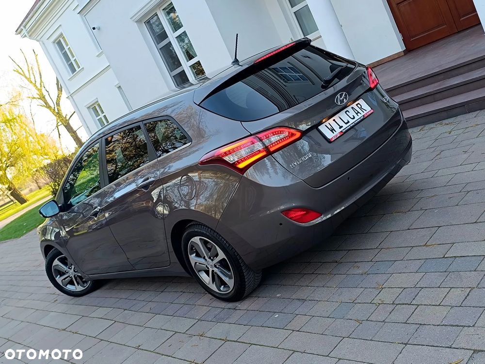Hyundai i30 blue Kombi 1.6 CRDi Passion - 4