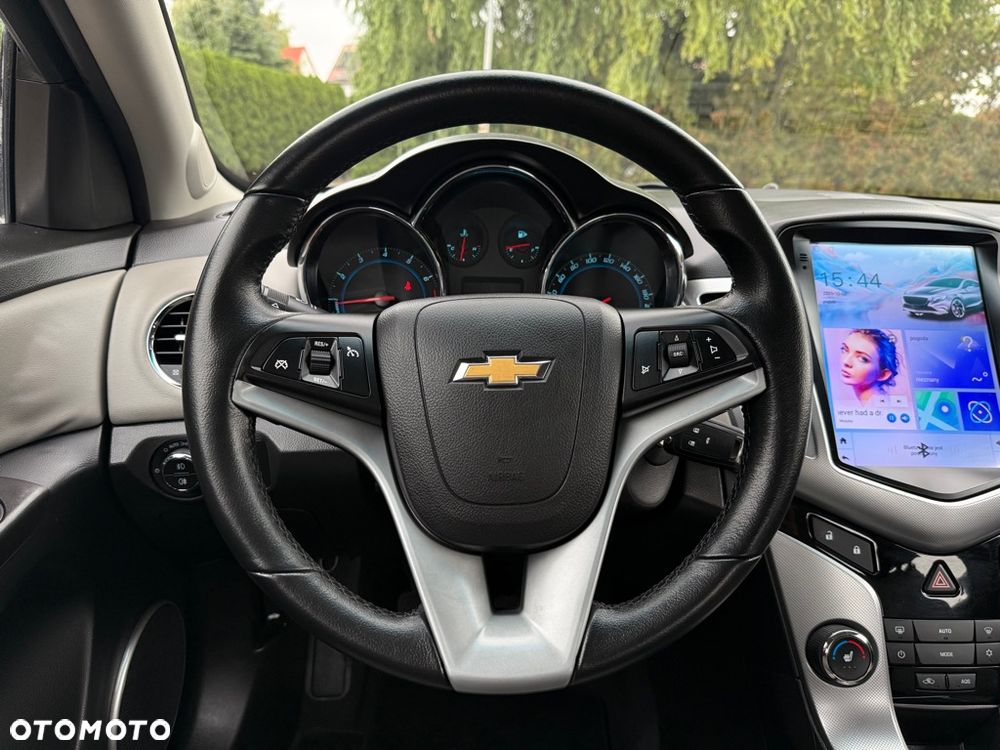 Chevrolet Cruze 1.8 LTZ+ - 19