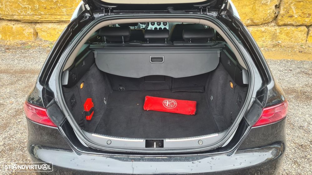 Alfa Romeo 159 Sportwagon 2.0 JTDm Distinctive P.Sport+ - 38