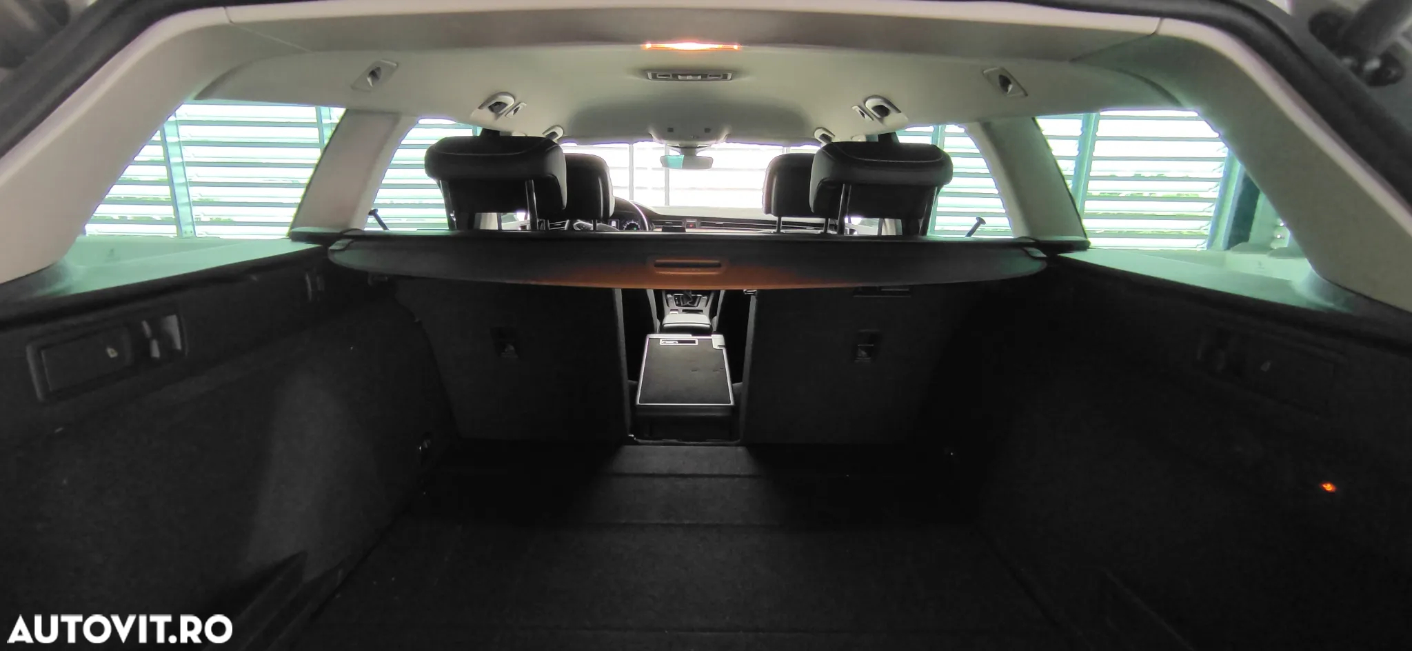 Volkswagen Passat Variant 2.0 TDI SCR DSG Elegance - 10