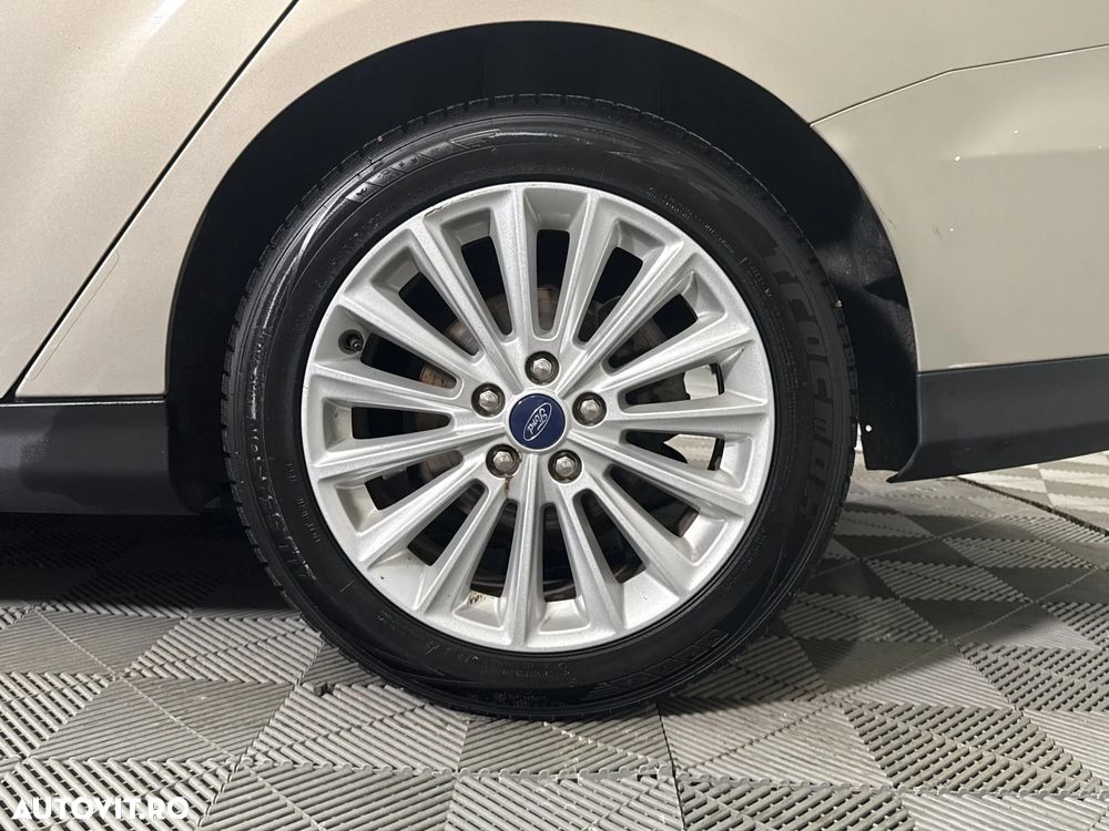 Ford Focus - 14