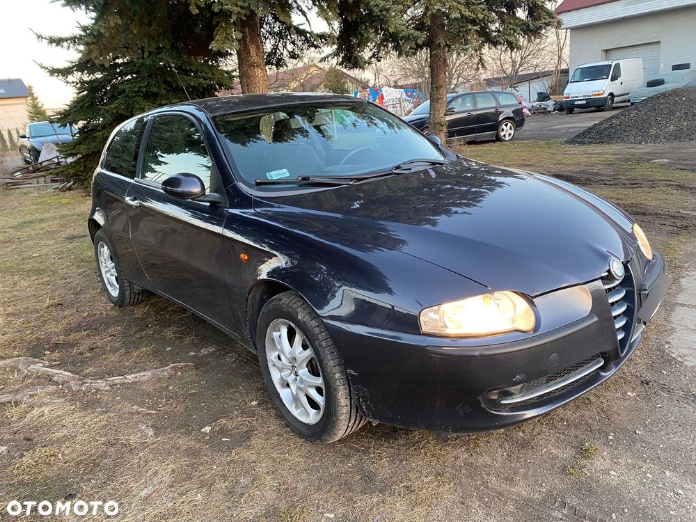 Alfa Romeo 147 2.0 Twin Spark Distinctive - 1