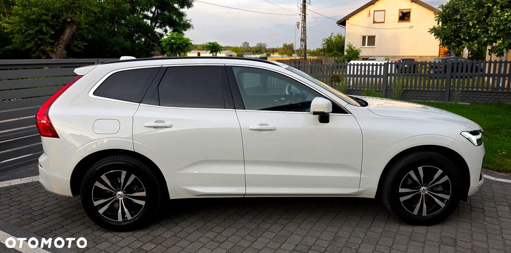 Volvo XC 60 B4 B Momentum Pro - 11