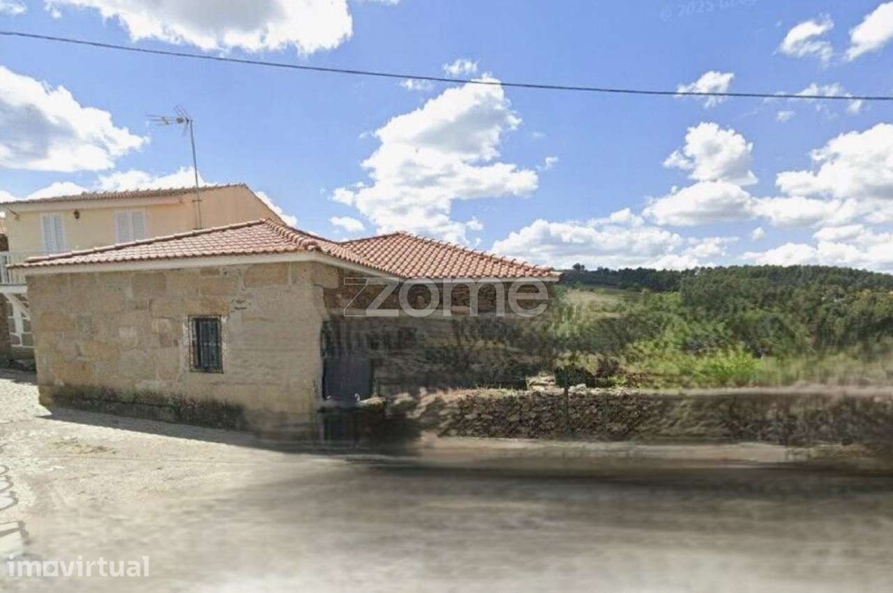 Construção rural em granito com potencial de ampliação e remodelaçã... - Grande imagem: 4/8