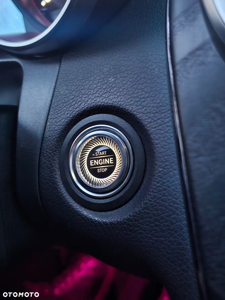 Mercedes-Benz Klasa C 300 d 9G-TRONIC - 28