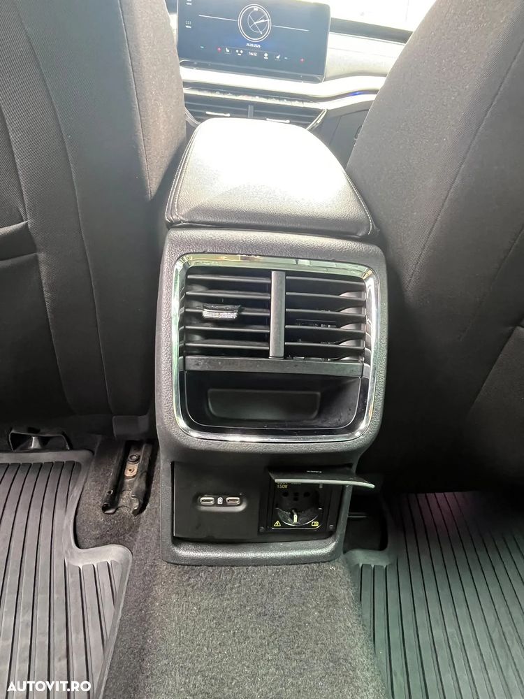 Skoda Octavia 2.0 TDI DSG Sportline - 21