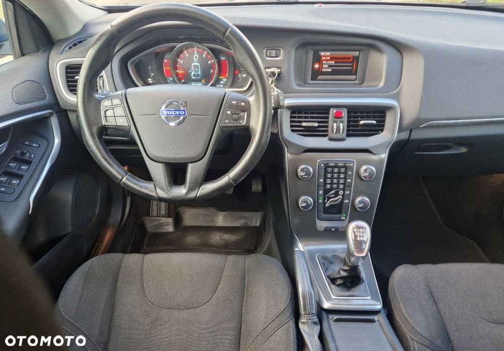 Volvo V40 T2 You - 32