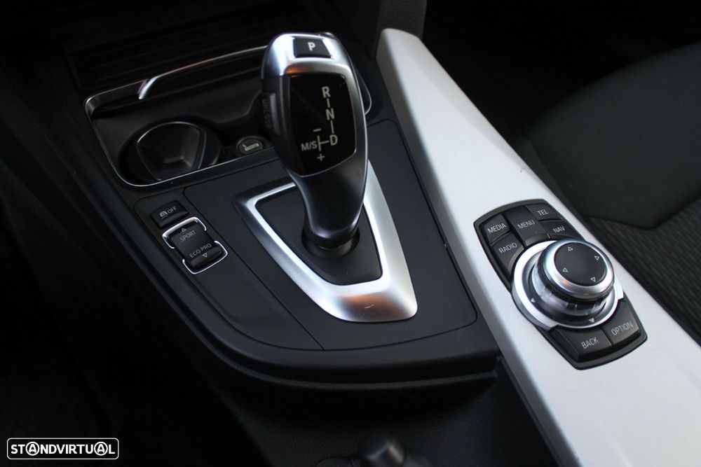 BMW 318 d Touring Advantage Auto - 13