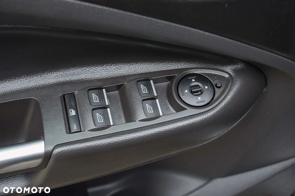 Ford Kuga 2.0 TDCi 2x4 Titanium - 13