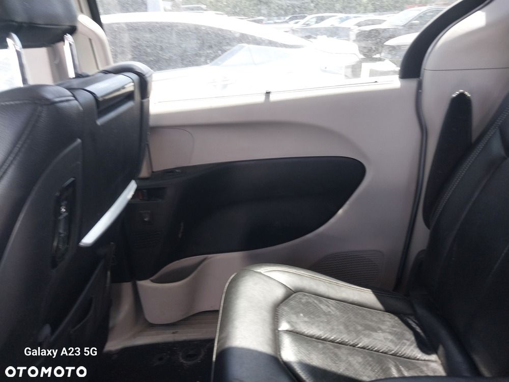 Chrysler Pacifica - 10