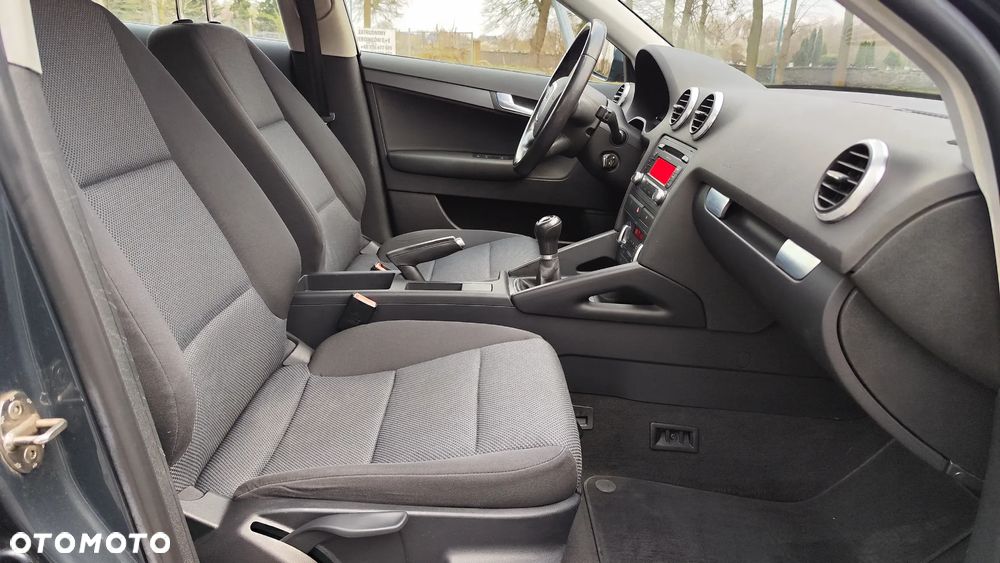 Audi A3 Sportback 1.6 Attraction - 31