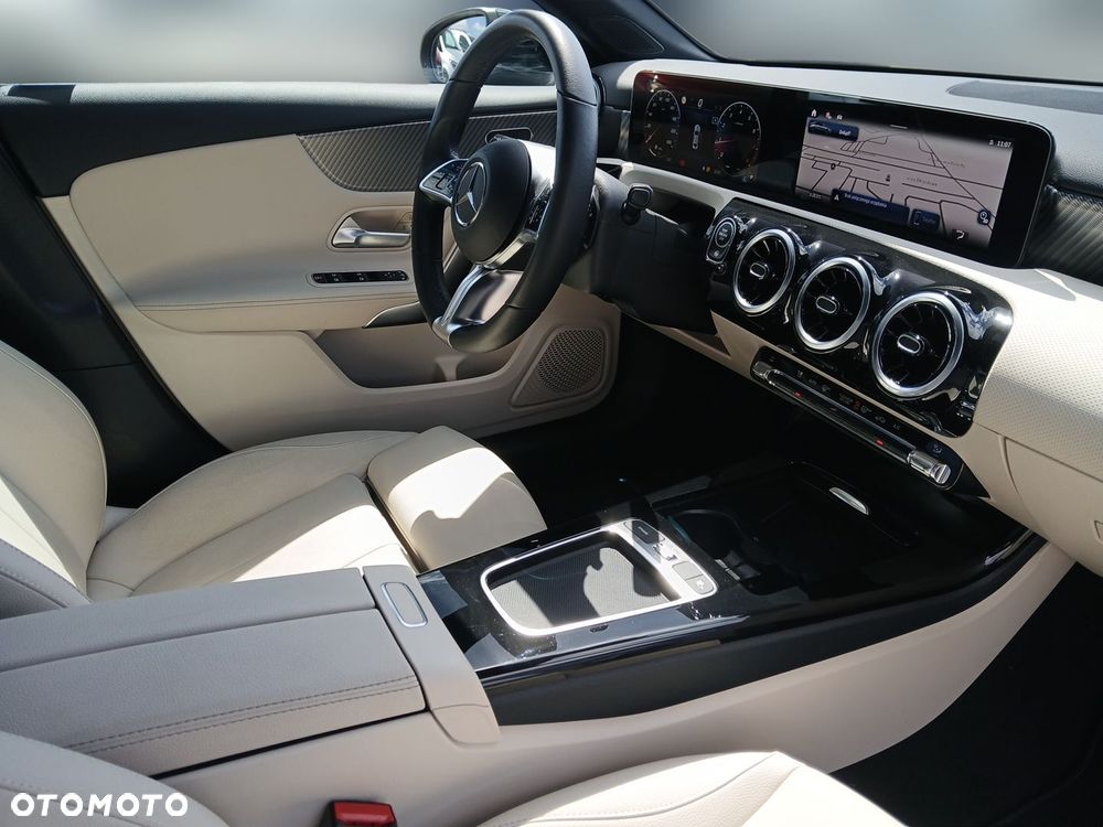 Mercedes-Benz Klasa A 200 7G-DCT Lim Progressive Advanced - 13