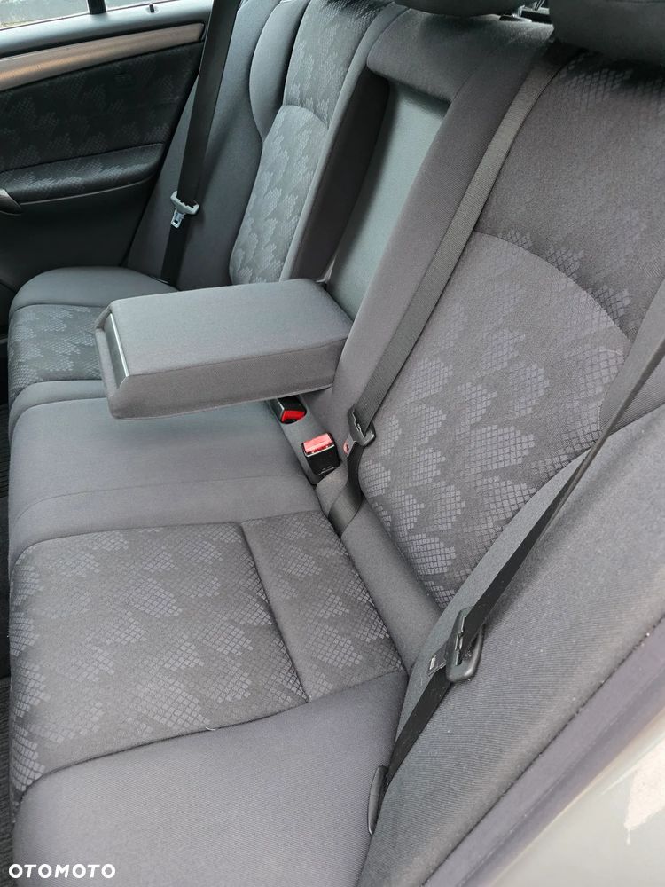 Mercedes-Benz Klasa C 180 Kompressor Avantgarde Sport Edition - 15