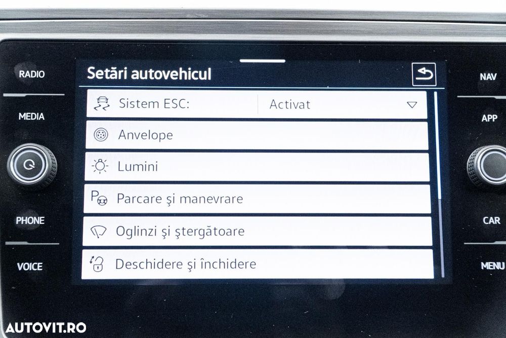 Volkswagen Passat 2.0 TDI DSG Comfortline - 36